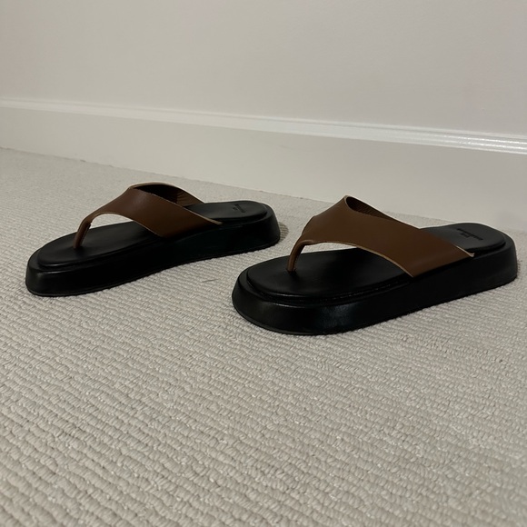 Bali Tailor Ellery Thong Sandal, worn once for a photoshoot - Picture 3 of 6